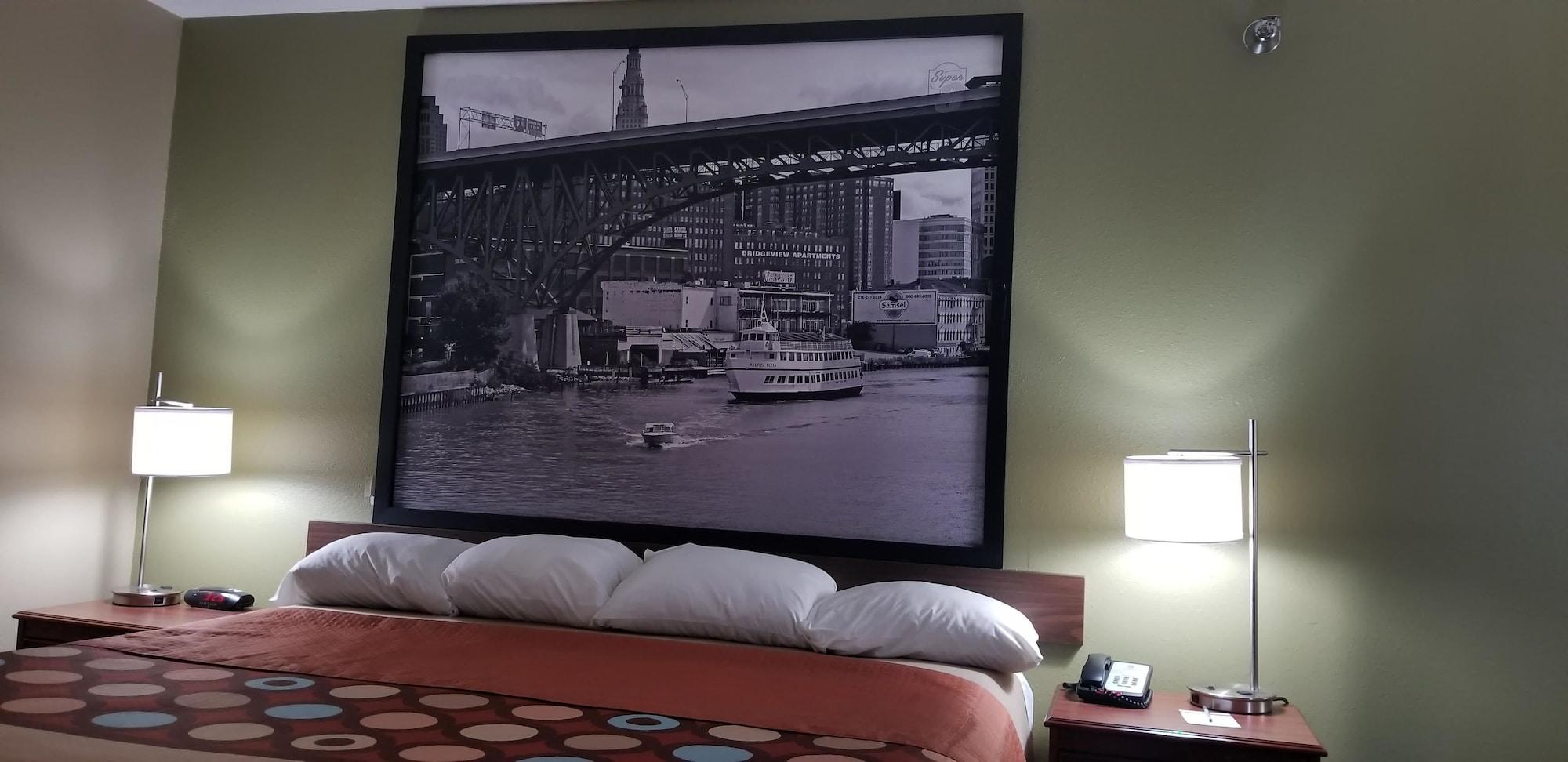 Super 8 By Wyndham Bellefontaine Hotel Bagian luar foto