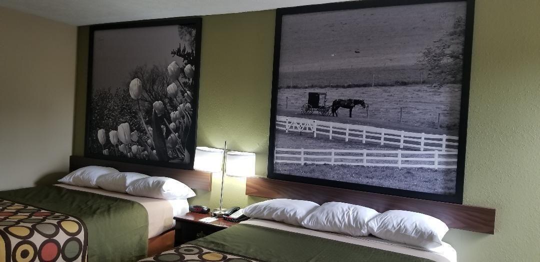 Super 8 By Wyndham Bellefontaine Hotel Bagian luar foto