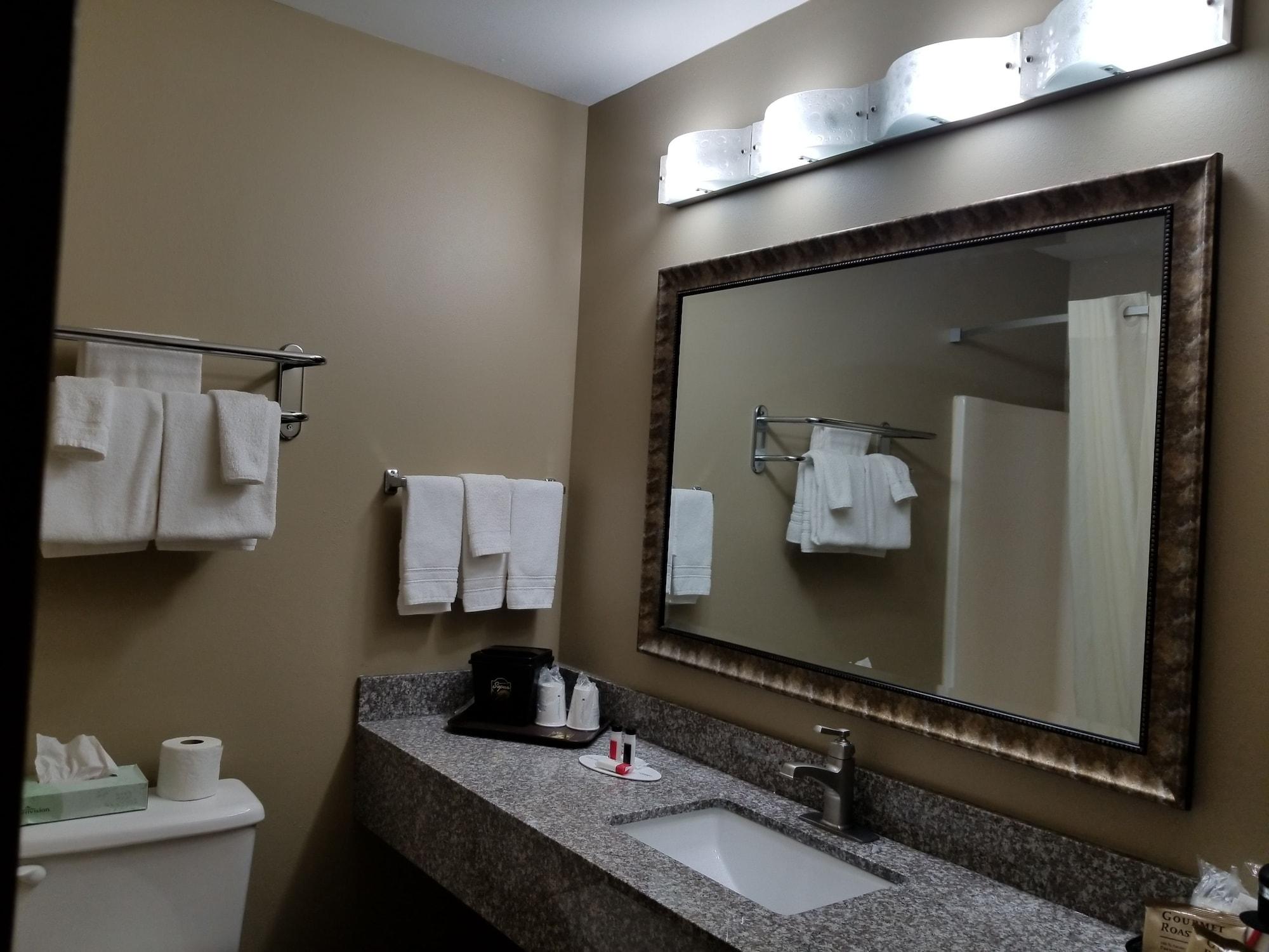 Super 8 By Wyndham Bellefontaine Hotel Bagian luar foto