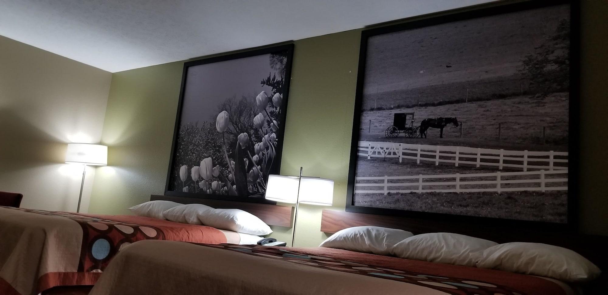 Super 8 By Wyndham Bellefontaine Hotel Bagian luar foto