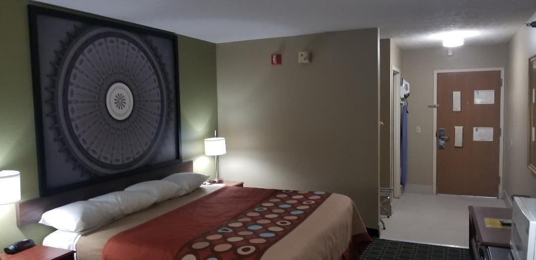 Super 8 By Wyndham Bellefontaine Hotel Bagian luar foto