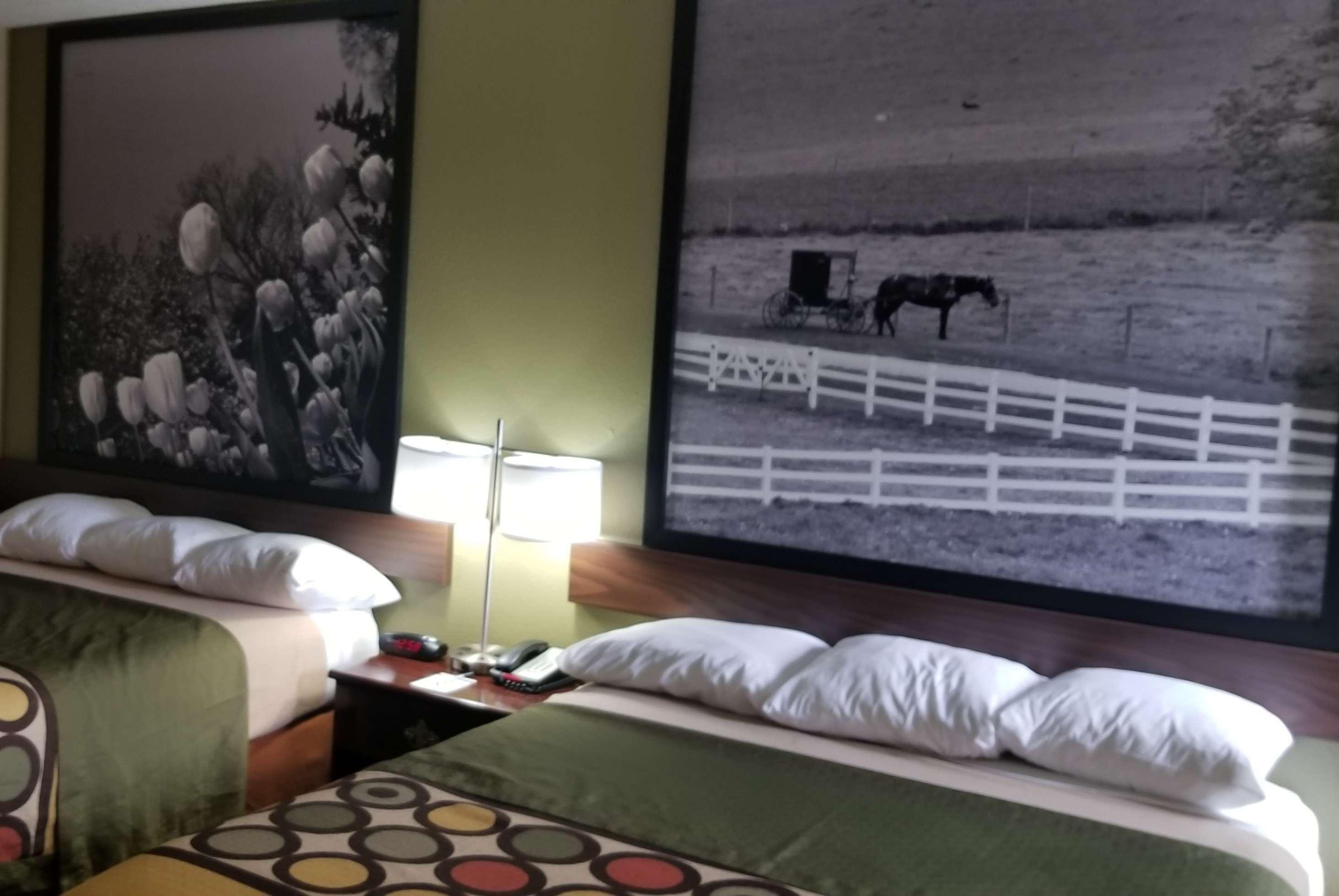 Super 8 By Wyndham Bellefontaine Hotel Bagian luar foto