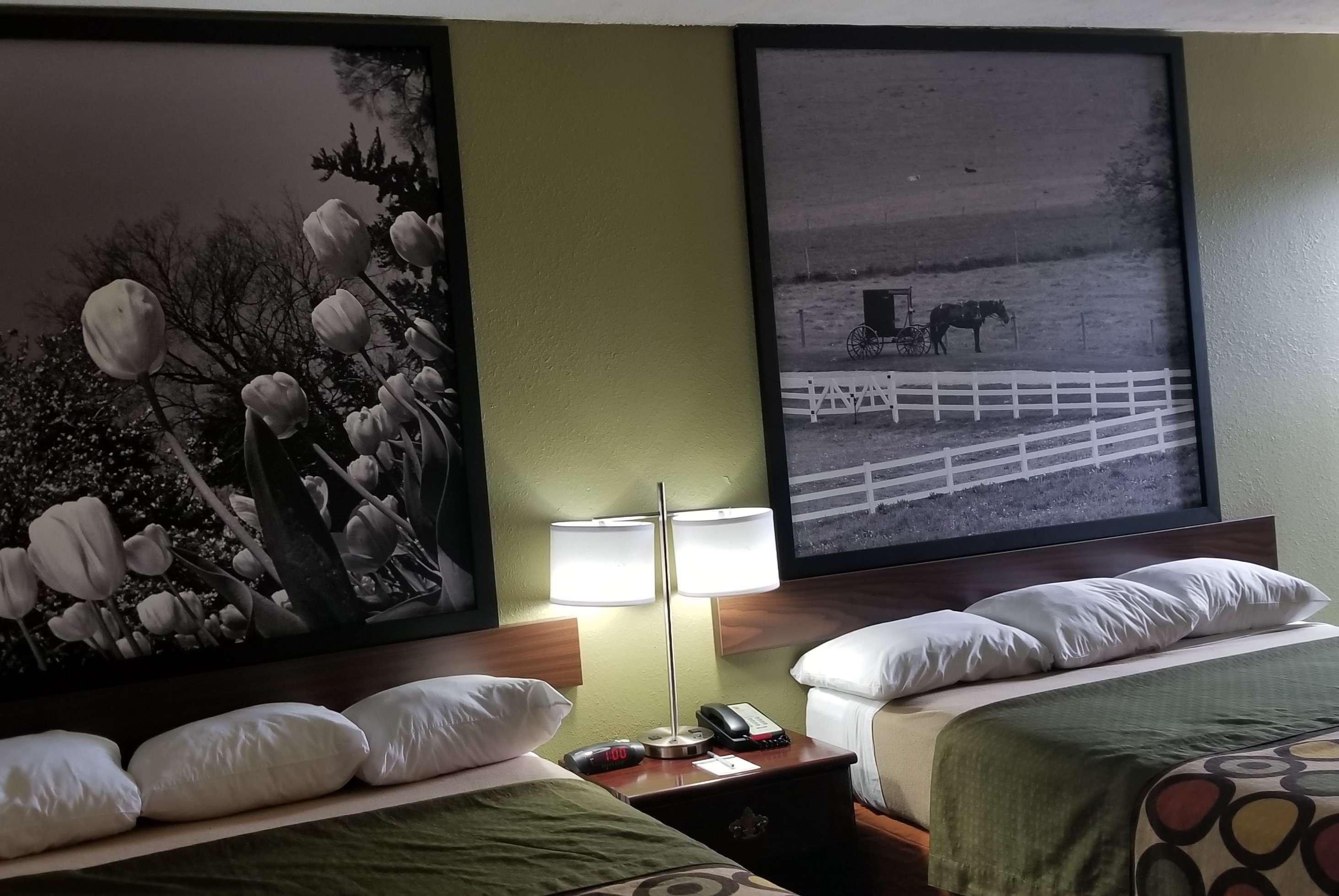 Super 8 By Wyndham Bellefontaine Hotel Bagian luar foto